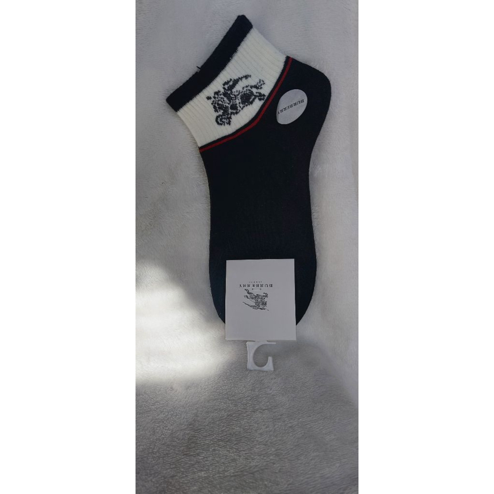 Women's Burberry Black & White W size 7-9 Ankle Socks